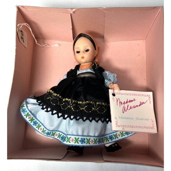 Madame Alexander, Rumania, Miniature Showcase Doll - Picture 6 of 8